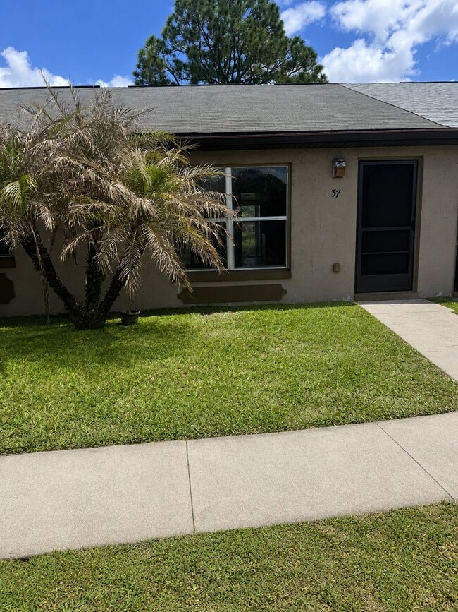 Building Photo - 37 Las Brisas Way