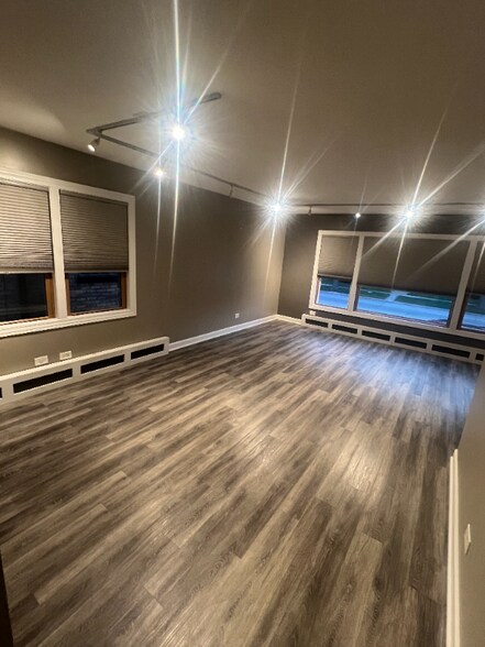 Building Photo - 2241 S 17th Ave