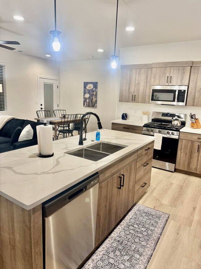 Building Photo - 4160 S Crimson Trails Dr
