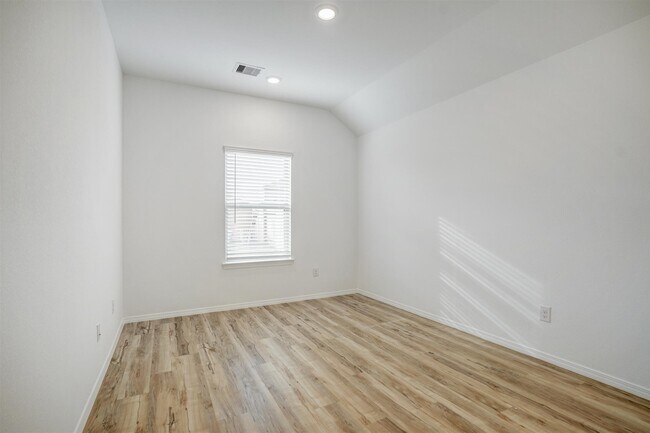 Building Photo - 3719 McCrary Falls Wy