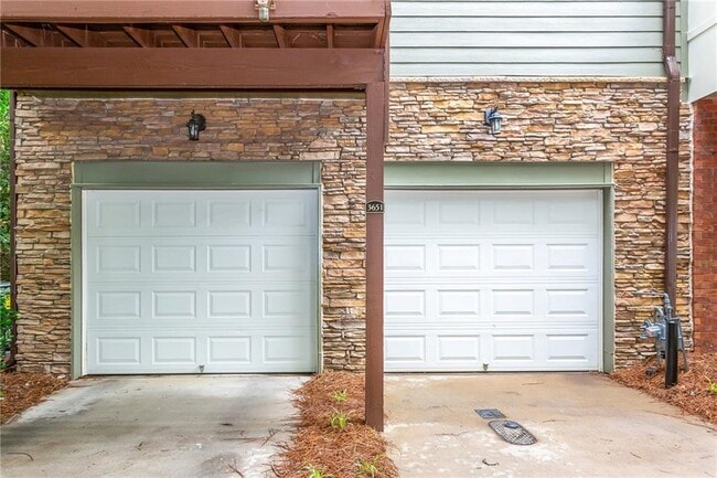 Building Photo - 3651 Ashford Creek Pl NE