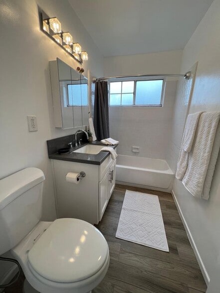 Building Photo - 315 Junipero Ave