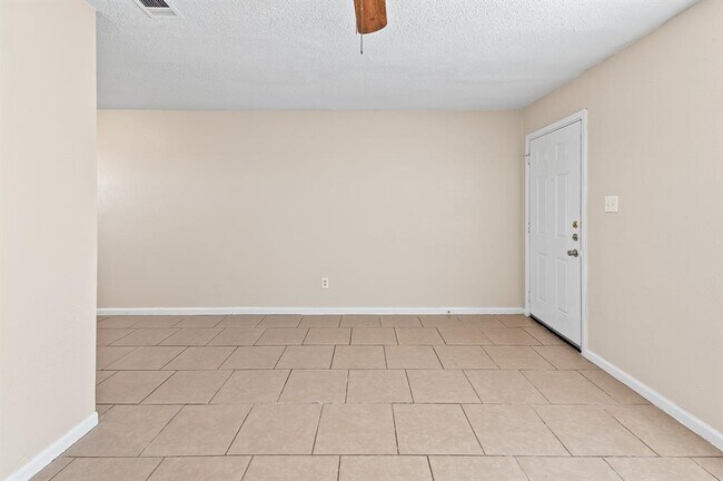 Building Photo - 410 Old Thorndale Rd