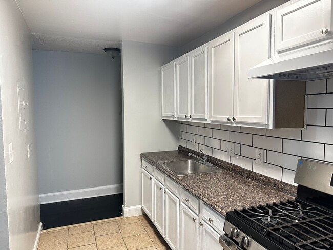 Building Photo - 4632 Hillside Rd SE