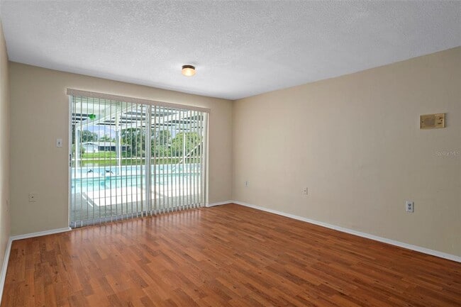 Building Photo - 7403 Populus Dr