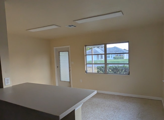 Building Photo - 1432 Poinciana Rd