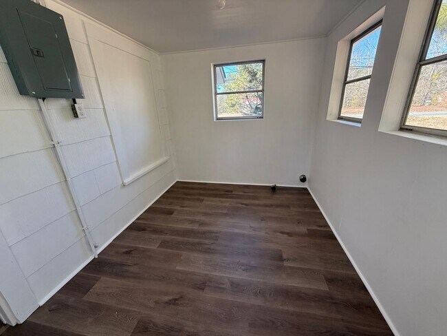 Building Photo - Two bedroom, 1 bath house in Graham-Coming Soon