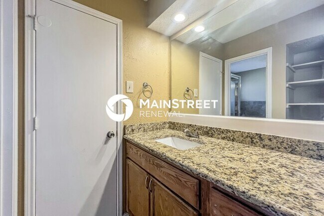 Building Photo - 4 Bedroom Pet-Friendly Home in Rowlett, TX with Main Street Renewal