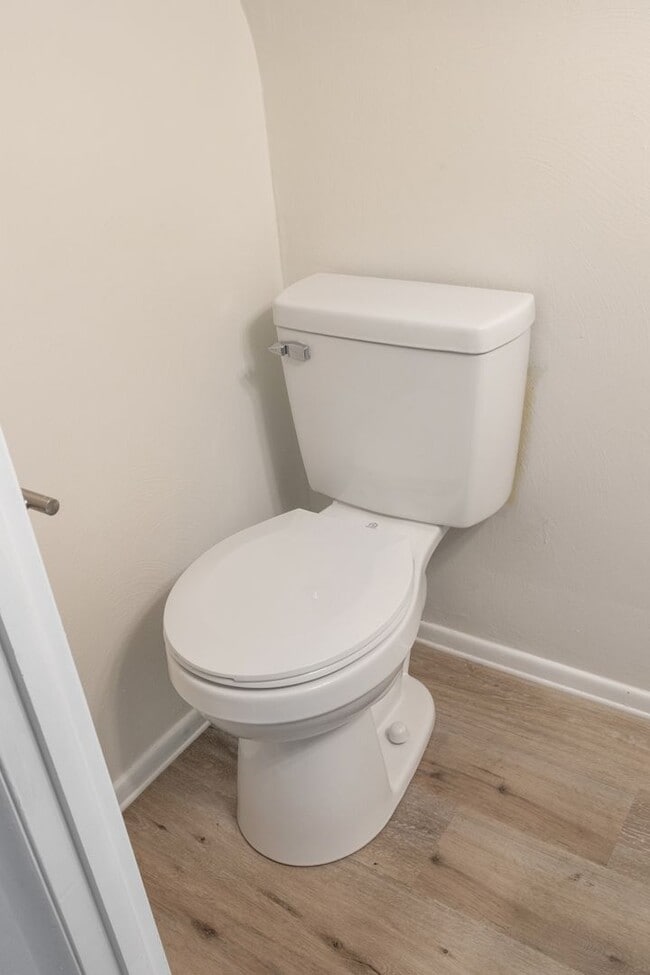 Building Photo - Recently Updated 3 Bedroom House In Mt. Wa...