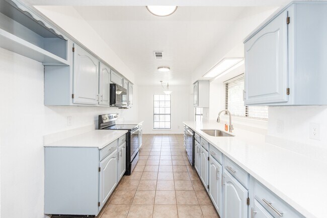 Building Photo - 16814 Kilwinning Dr