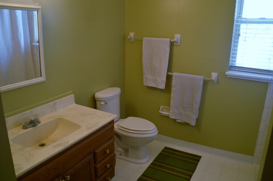 Building Photo - 32 Wilson Ave