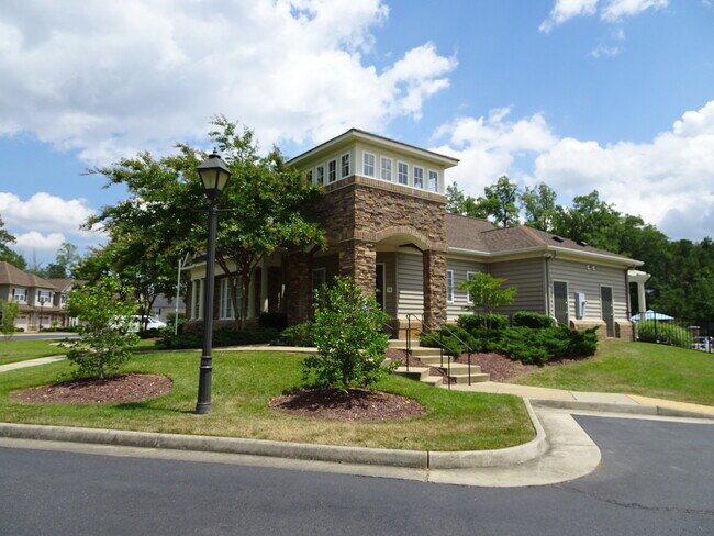 Building Photo - 802 Braemar Creek