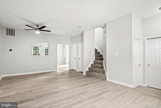 Building Photo - 1 Harbour Heights Dr