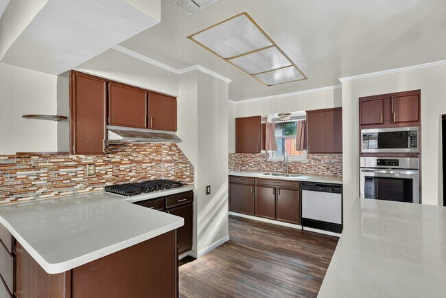 Building Photo - 9223 Tooley Dr