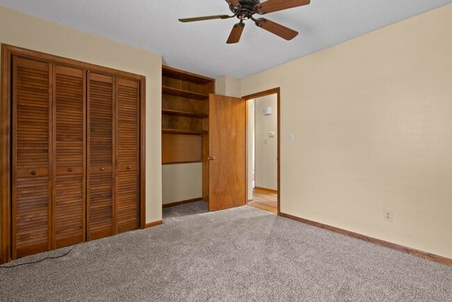 Building Photo - Cul-de-Sac Homesite! Tons of Room!