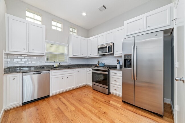 Building Photo - 8705 Bryam St