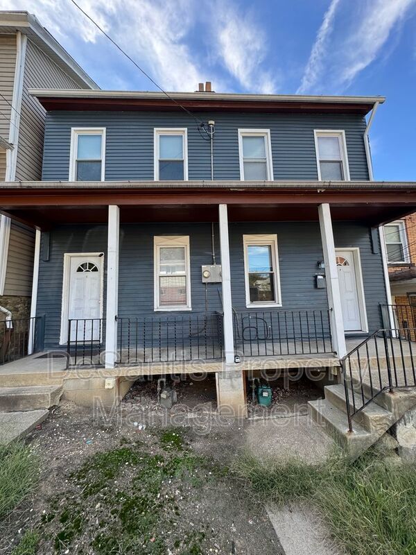 Building Photo - 826 Wallbridge West End St