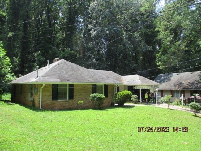 Building Photo - 2032 Rector Dr SW