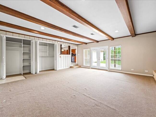 Building Photo - Charming 3-Bedroom Home with Spacious Livi...