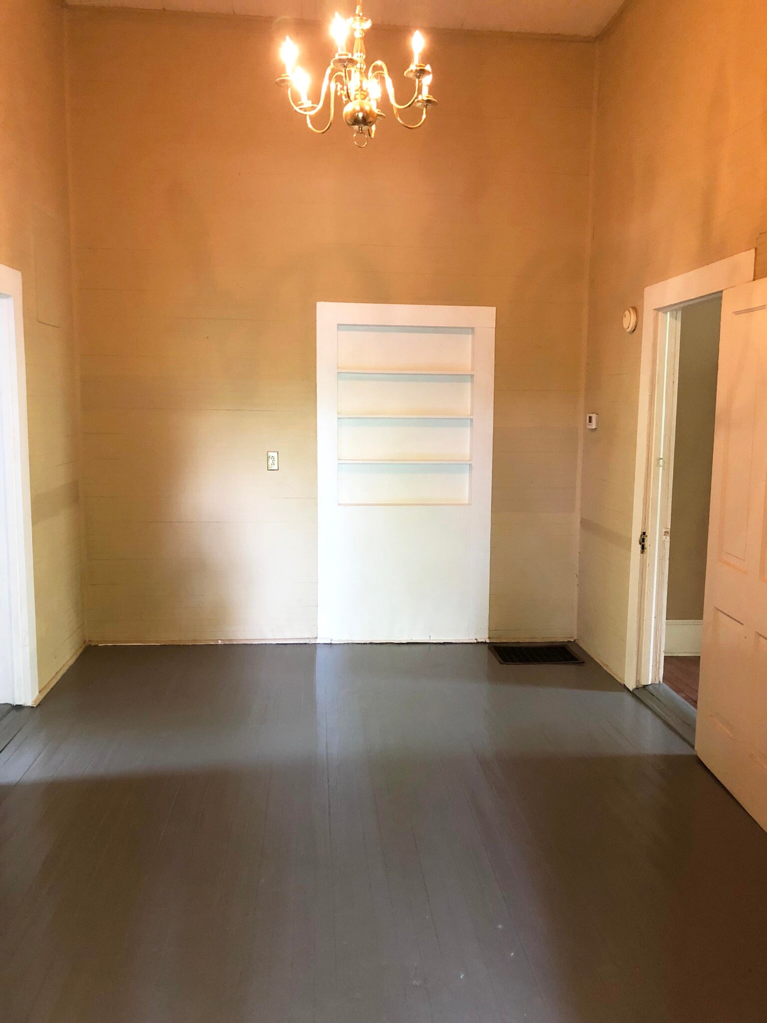 living room - 2511 Napier Ave