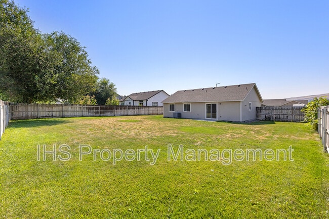 Building Photo - 5204 Desert Dove Loop