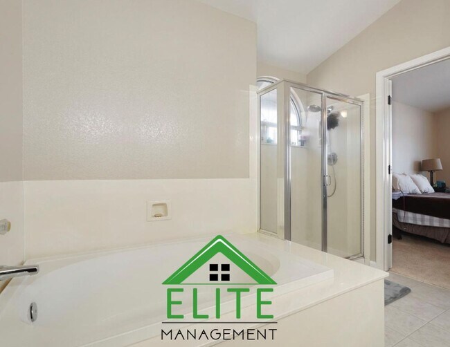 Building Photo - Spacious 4-Bedroom, 3-Bath Home in Desirab...