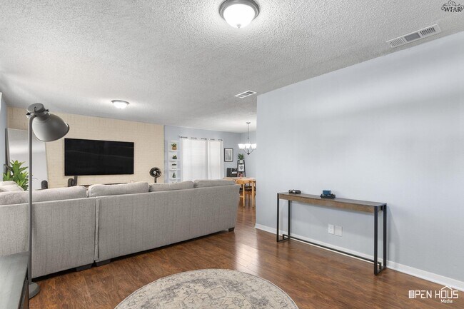 Building Photo - 2810 Fleming Rd