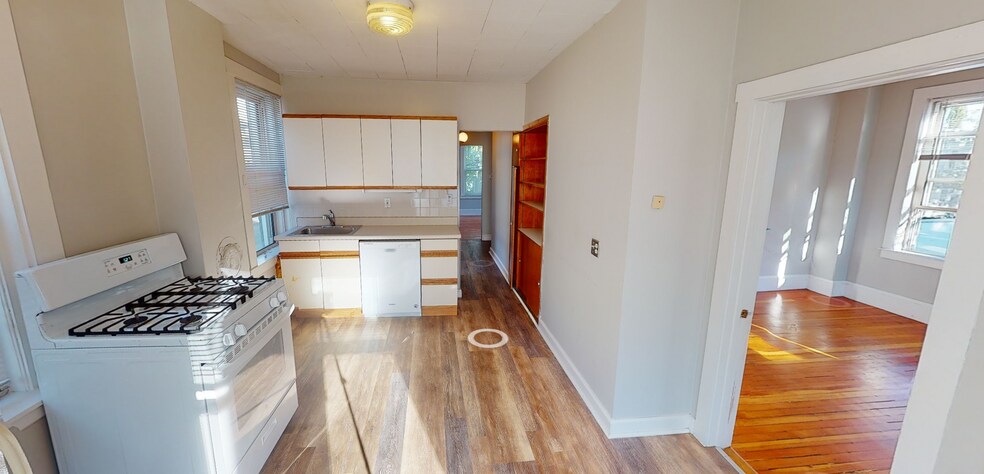 Building Photo - 5 Elmer St