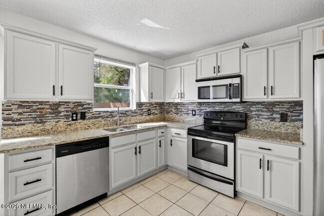 Building Photo - 518 Tuxedo Ct