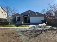 Building Photo - 3 Bedroom in Middleton