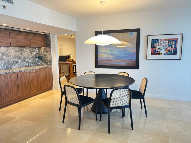 Building Photo - 9 Island Ave