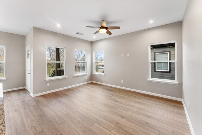 Building Photo - 5107 Groveton St