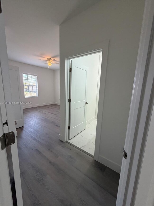 Building Photo - 723 Ivan Ave S