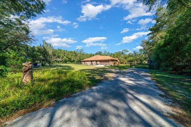 Building Photo - 3135 NE 49th St