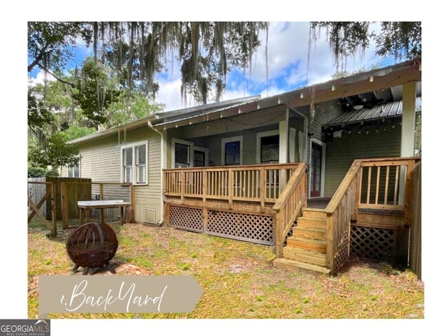 Building Photo - 208 Bartlett St