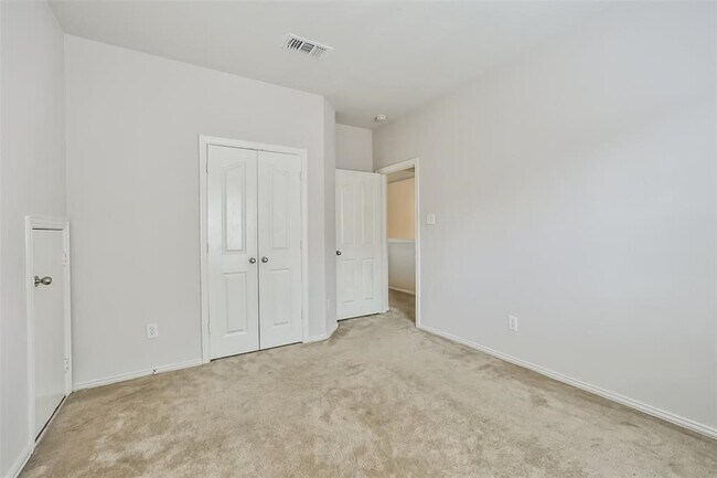 Building Photo - 911 Merlin Roost Ct