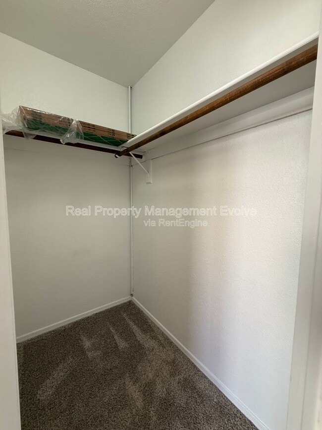 Building Photo - 4260 E Rosemonte Dr