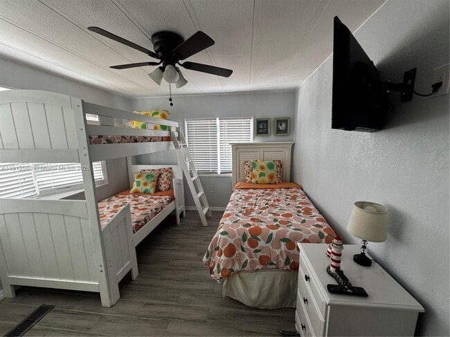 Building Photo - 228 Orchid St