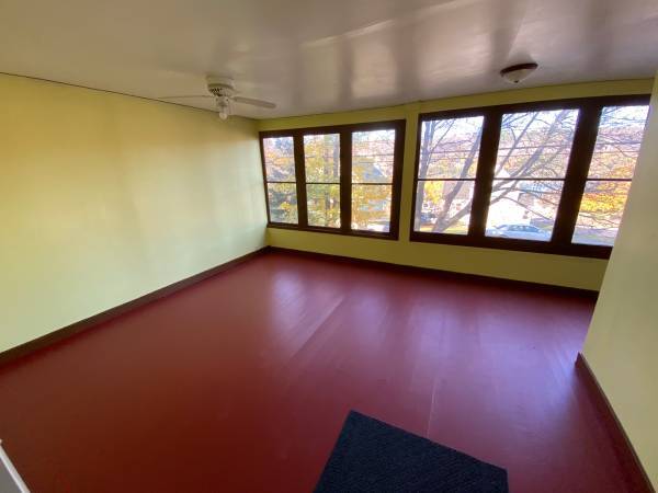 Building Photo - 109 E South Ave