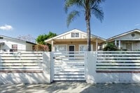 Building Photo - Charming Single-Family Home with Backyard Parking in Pacoima