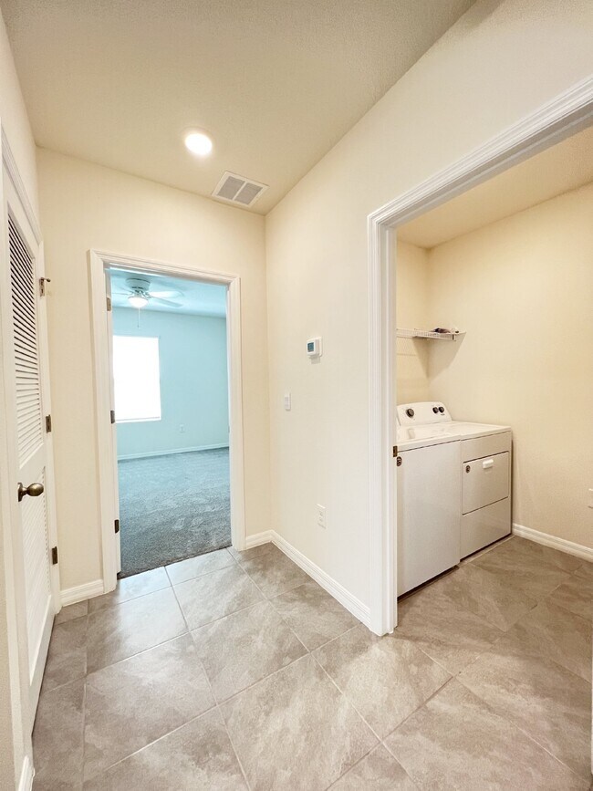 Building Photo - **4 bd/2bath Home available in the exclusive gated community of Lake Diamond!!!