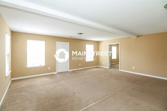 Building Photo - 4 Bedroom Pet-Friendly Home in Hampton, GA with Main Street Renewal