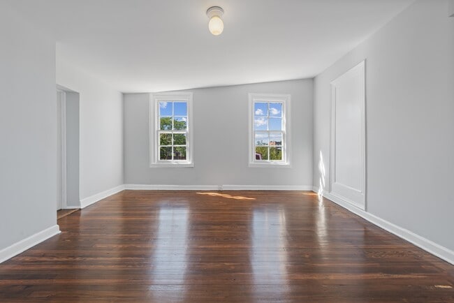 Building Photo - 239 W Lafayette Ave
