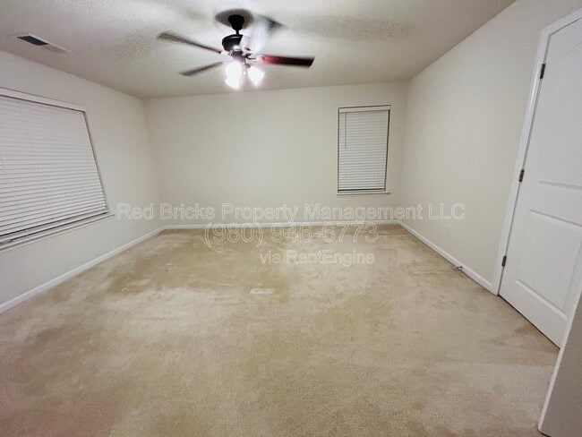 Building Photo - 9315 Grand Valley Dr