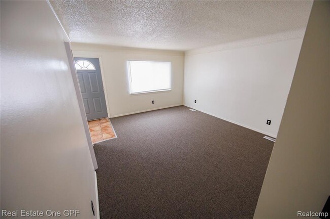 Building Photo - 14960 Alberta Ave