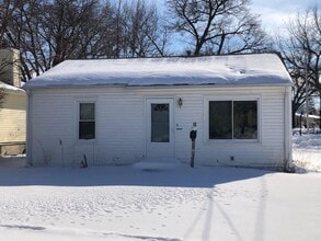 Building Photo - 723 Hartman Ave