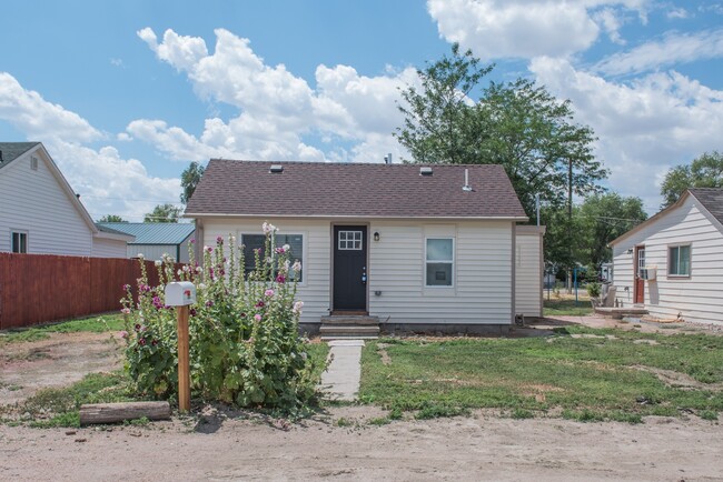 Building Photo - Remodeled house, yard, Granite, Stainless ...