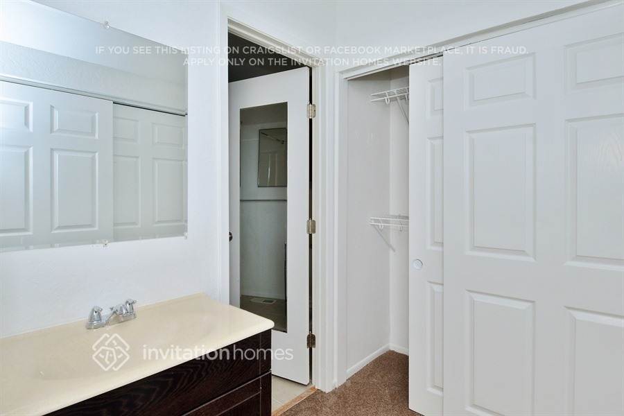 Building Photo - 3679 S Helena Way