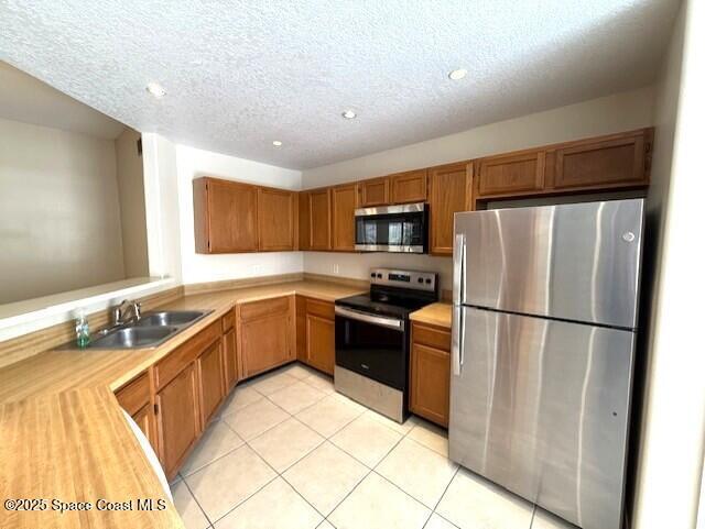 Building Photo - 740 Spring Valley Dr