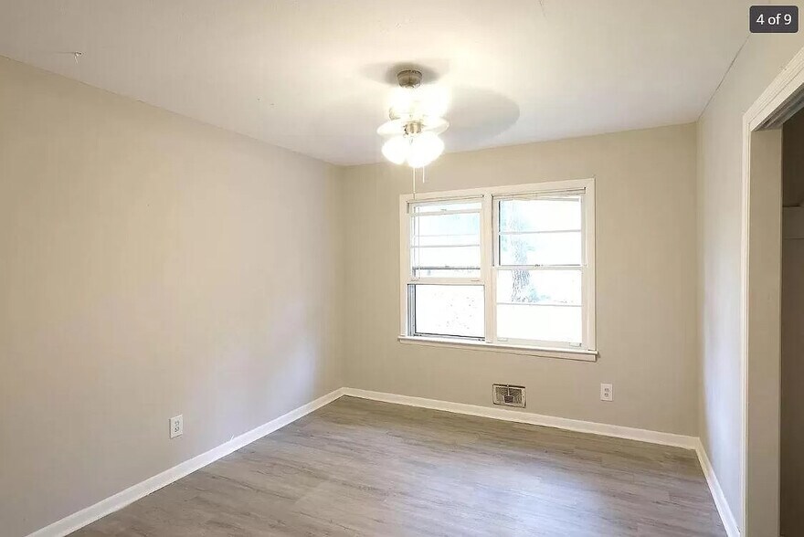 Building Photo - Room in House on Danforth Rd SW
